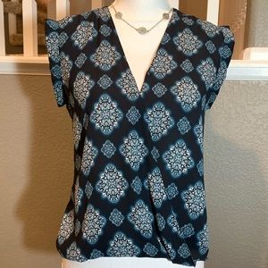 Beautifully designed blue Ann Taylor petite top💕
